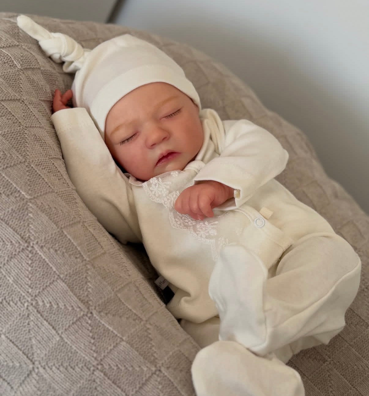 Bebé Reborn Realista Ellen niña con 50cm y 1.800kg