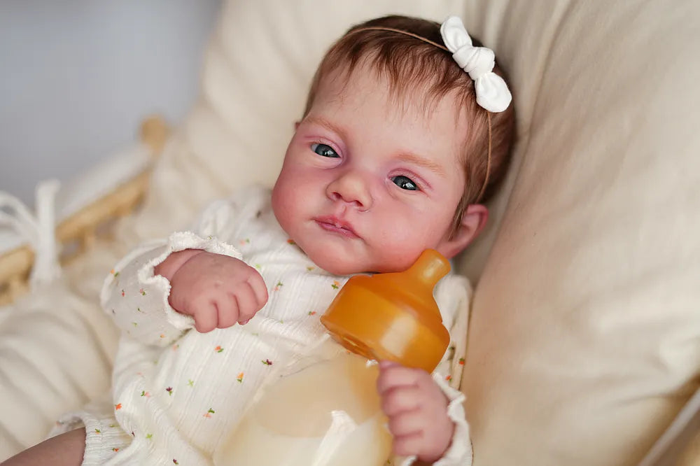 Bebé Reborn Realista  Carla niña con 50cm y 1.800kg